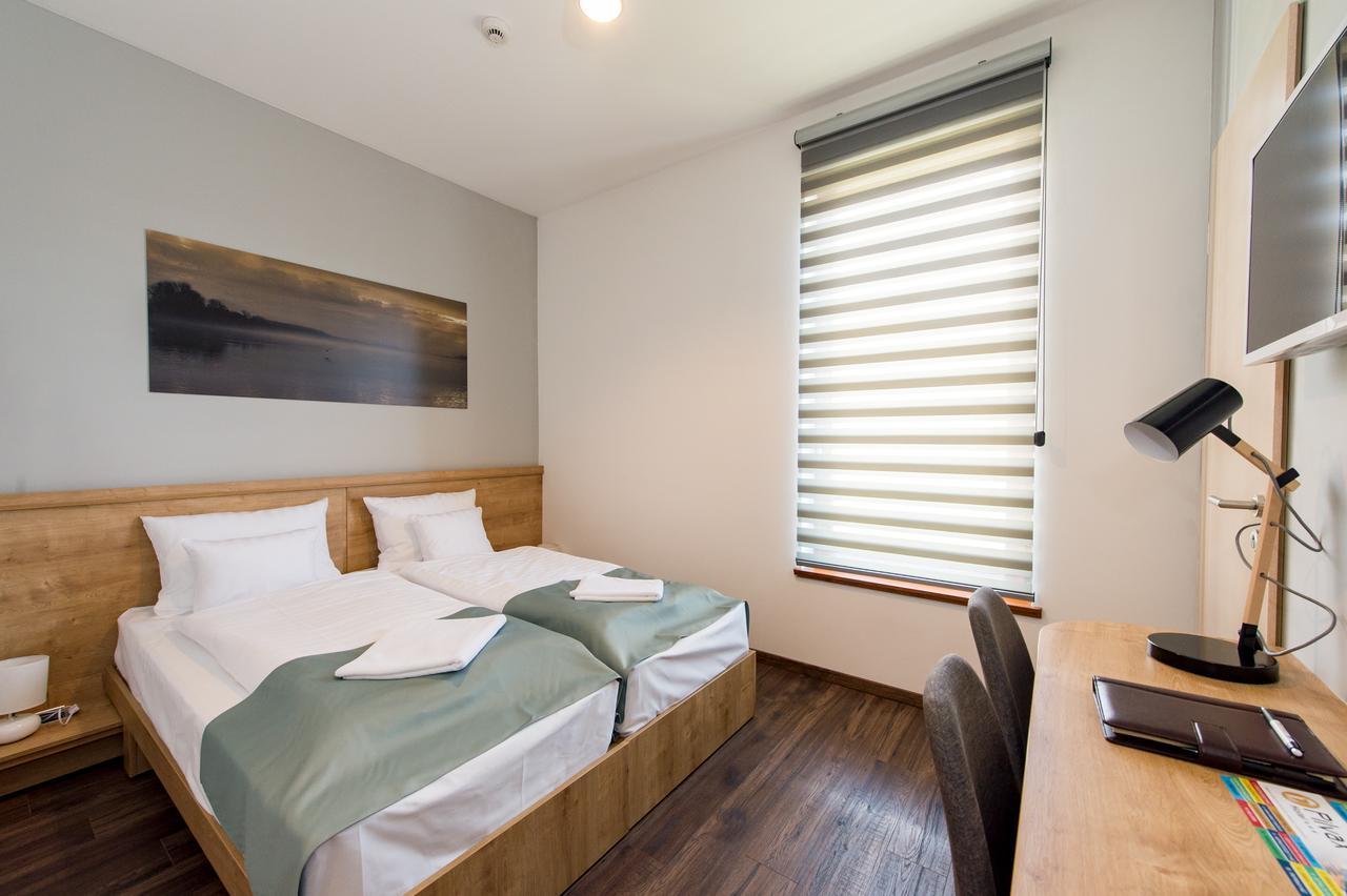 Pilvax Hotel Superior Kalocsa Bagian luar foto
