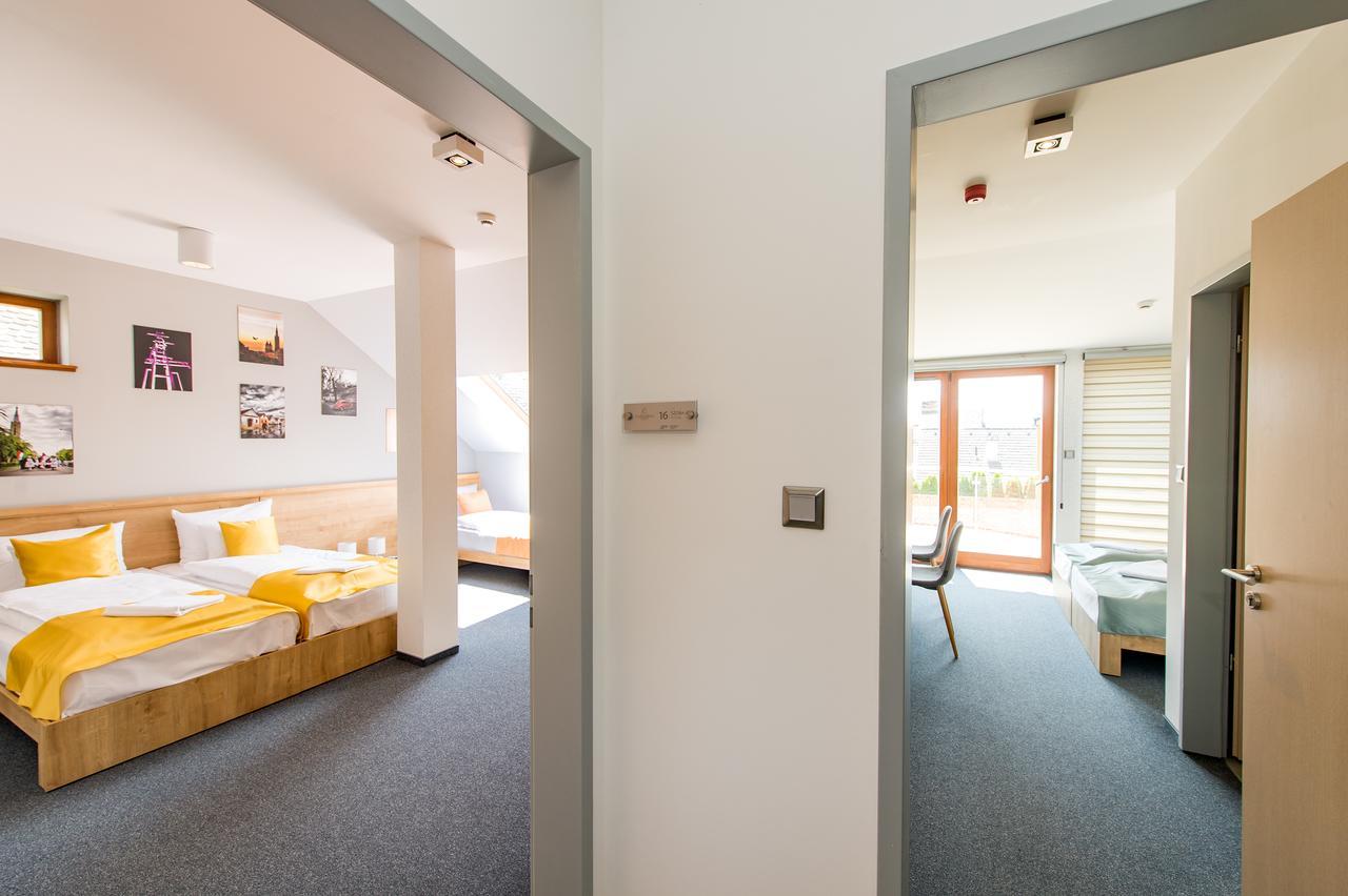 Pilvax Hotel Superior Kalocsa Bagian luar foto