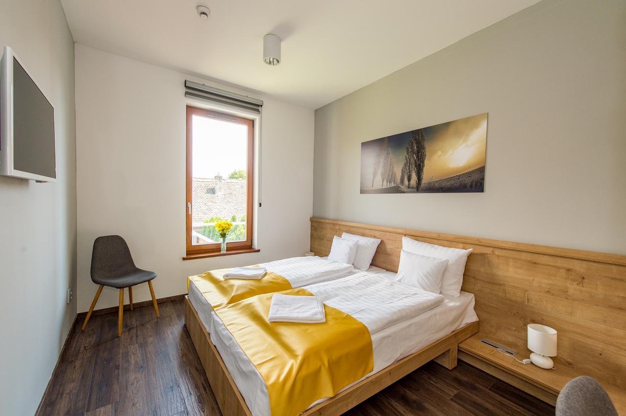 Pilvax Hotel Superior Kalocsa Bagian luar foto